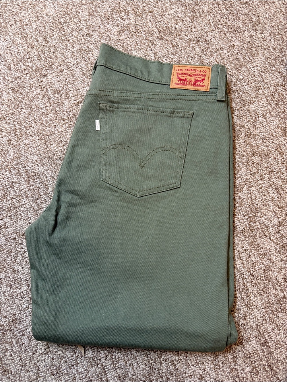 Levi’s cropped jeans
